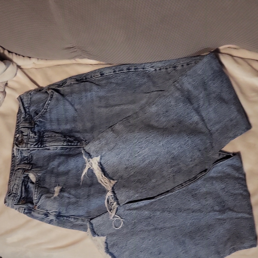 Garage size 1 woman's distressed jeans